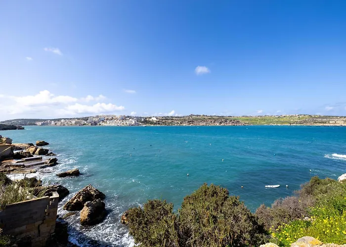 Cozy Living 2 Bedroom Walk To Sea *