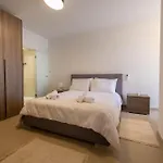 Cozy Living 2 Bedroom Walk To Sea 아파트 세인트폴스베이