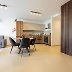 아파트 Cozy Living 2 Bedroom Walk To Sea *