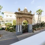 Cozy Living 2 Bedroom Walk To Sea *