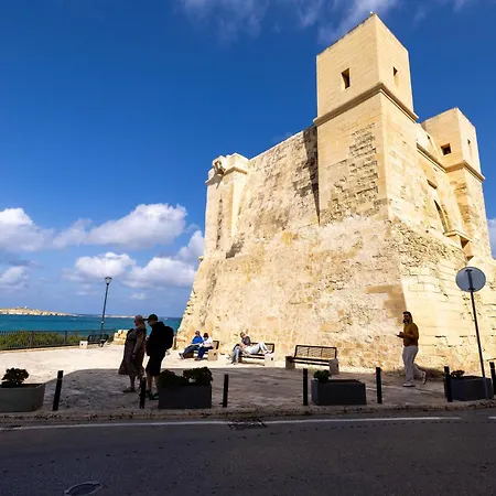 Spacious 2 Bedroom Lejlighed *