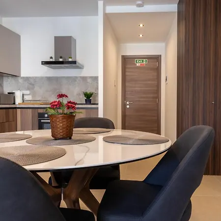 Cozy Living 2 Bedroom Walk To Sea * St. Paul's Bay