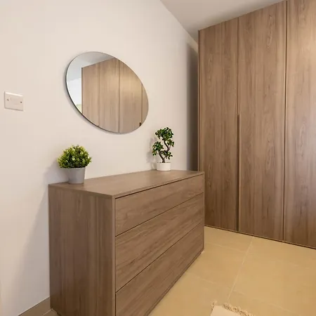 Spacious 2 Bedroom Apartment St. Paul's Bay