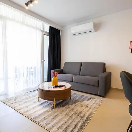 Spacious 2 Bedroom